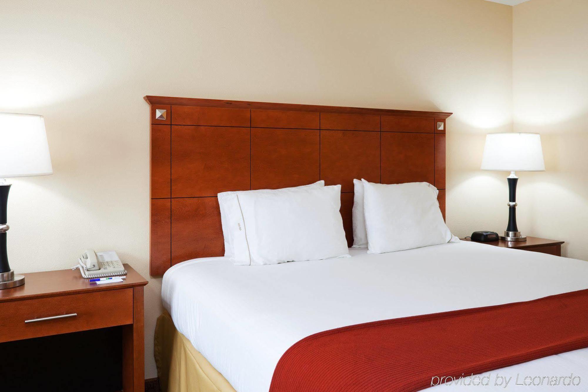 Holiday Inn Express Phenix City-Fort Benning By Ihg Екстериор снимка