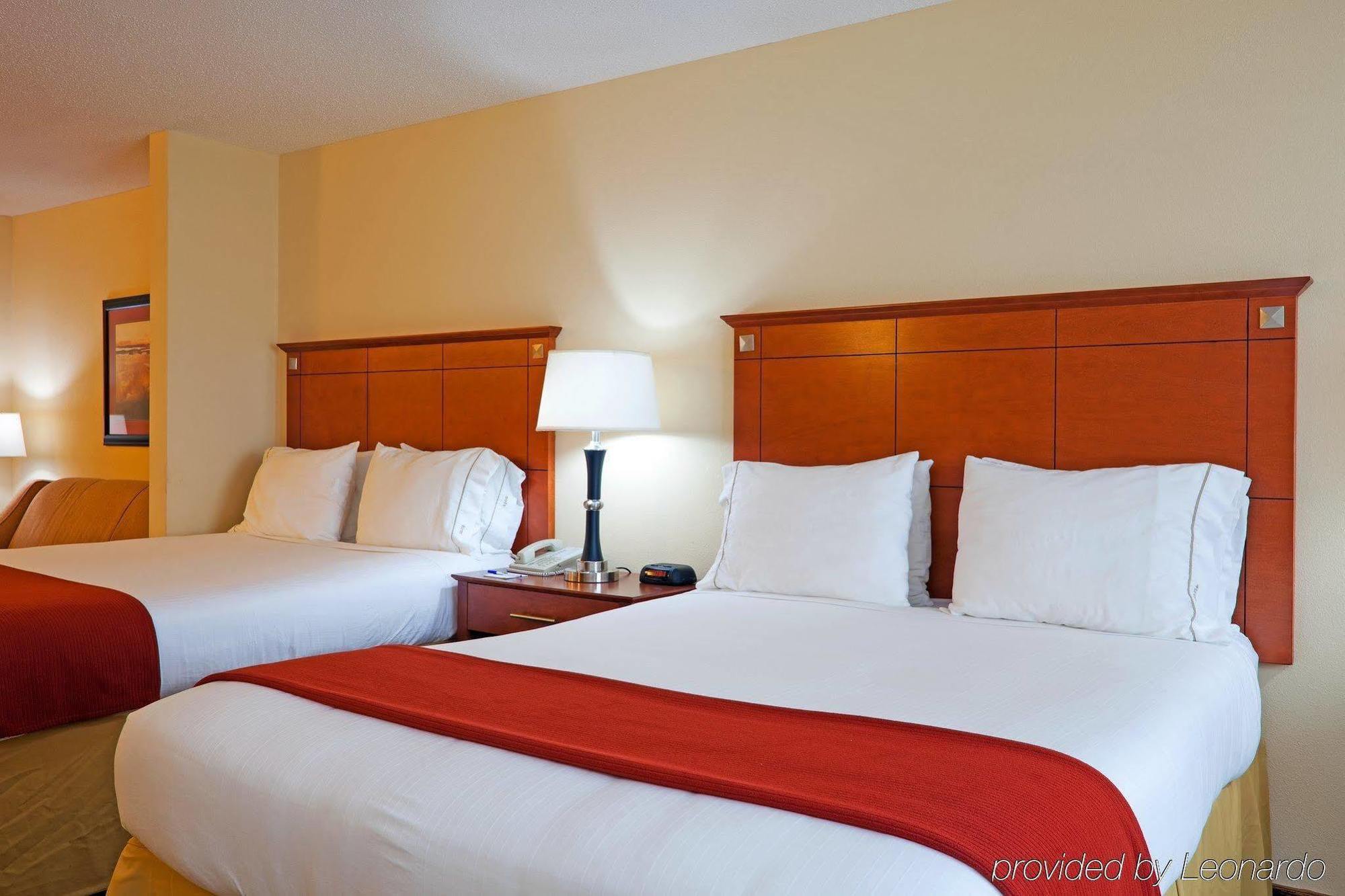 Holiday Inn Express Phenix City-Fort Benning By Ihg Екстериор снимка